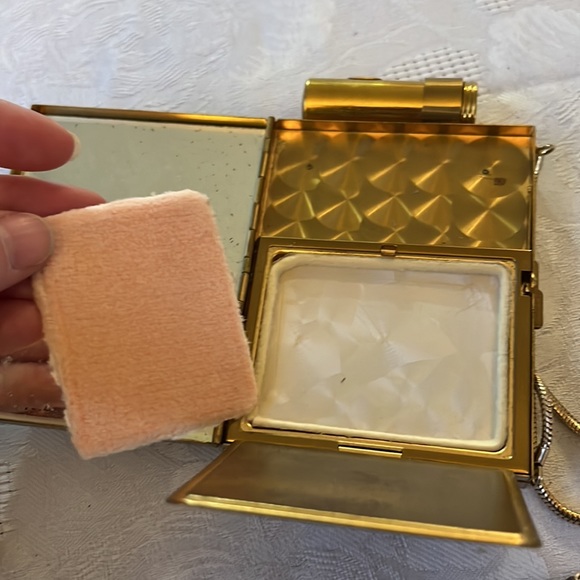 Vintage gold dance case clutch purse with lipstick holder, compact, clip, comb - Picture 8 of 16